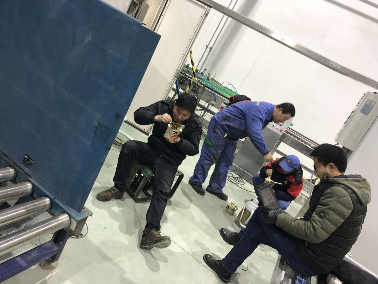 碼垛機(jī)、殺菌機(jī)，灌裝機(jī)、洗瓶機(jī)